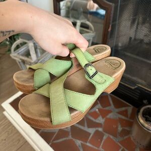 Vintage Dansko Green Leather Clog Sandals Size 8!